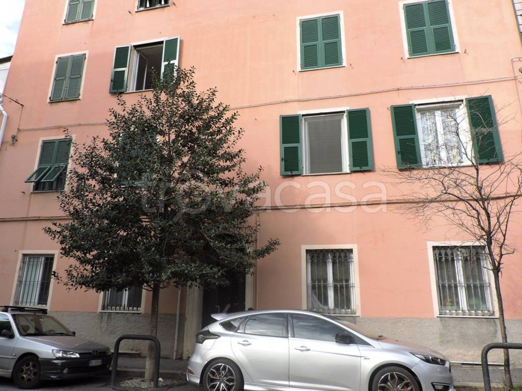 Appartamento in vendita a Genova via Federico Gattorno, 3