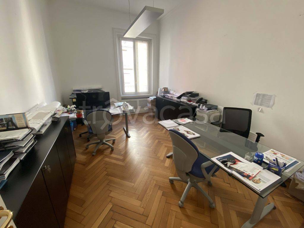 Ufficio in affitto a Milano via Gabrio Serbelloni