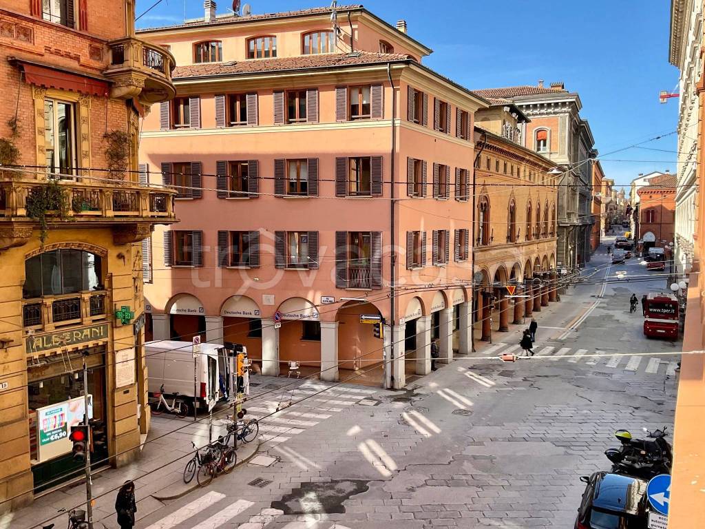 Appartamento in in vendita da privato a Bologna via Luigi Carlo Farini, 24