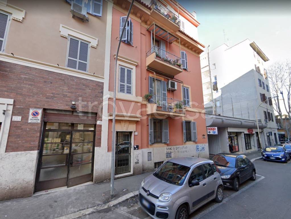 Appartamento in vendita a Roma via Galeazzo Alessi