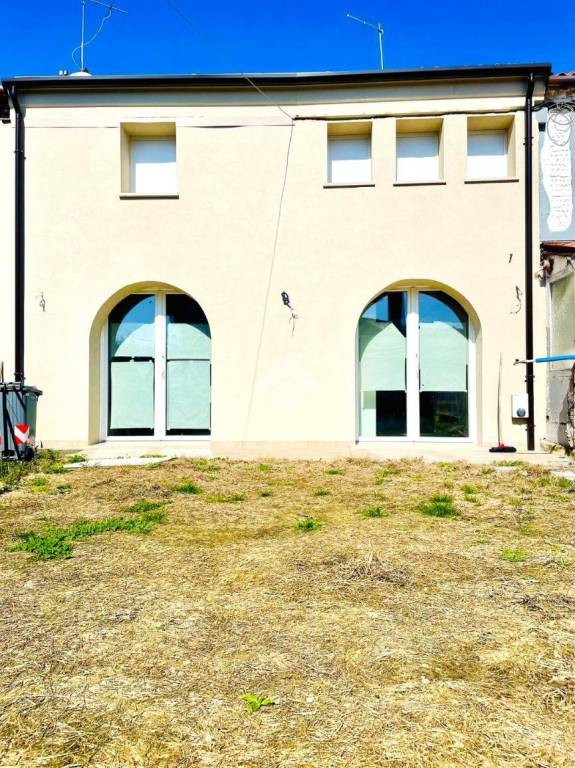 Villa a Schiera in vendita a Treviso strada di Santa Bona Nuova, 1