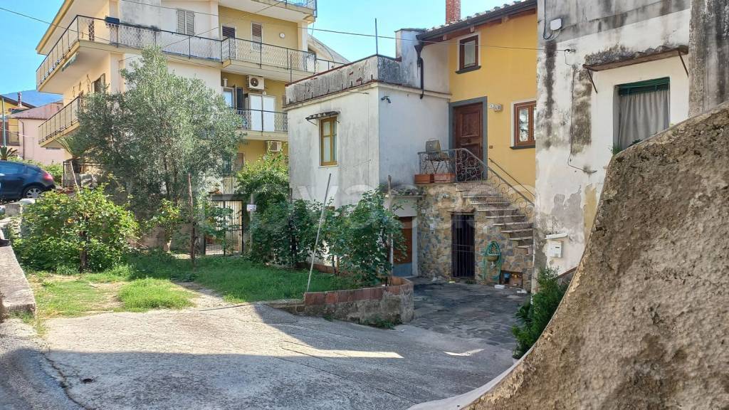 Villa in vendita a Montecorvino Rovella piazza franchini, 24