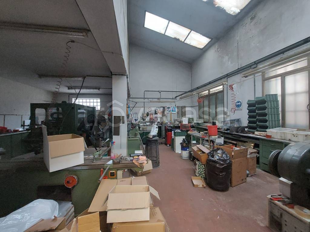 Capannone Industriale in vendita a Firenze piazza Pietro Leopoldo