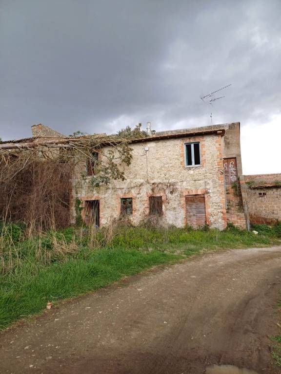 Casa Indipendente in in vendita da privato a Castiglione in Teverina strada Provinciale Teverina
