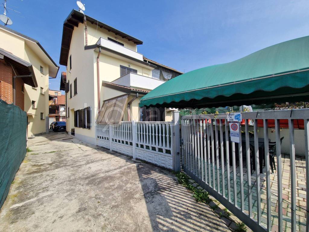 Casa Indipendente in vendita a Cirimido viale Vittorio Veneto, 43