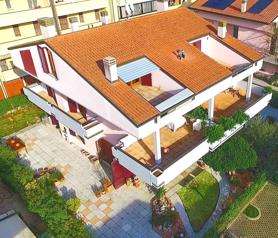 Villa Bifamiliare in vendita a Imola via Luigi Tinti, 7A
