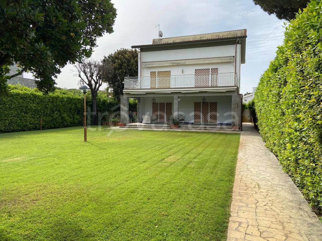 Villa in vendita a Fiumicino via Pier Luigi Nervi