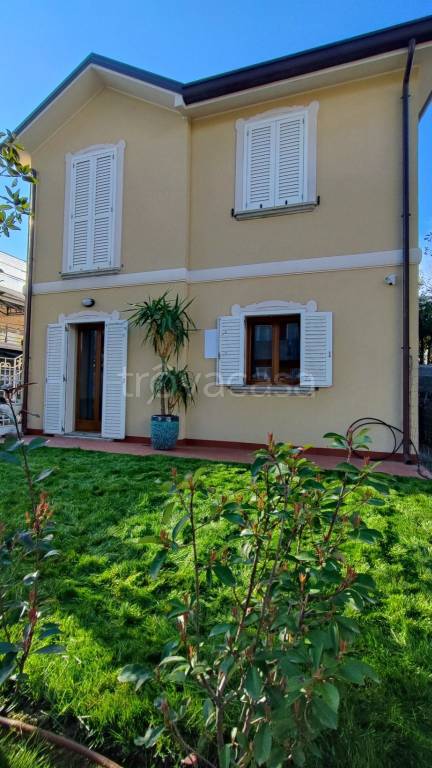 Appartamento in vendita a Riccione viale Domenico Cimarosa, 32