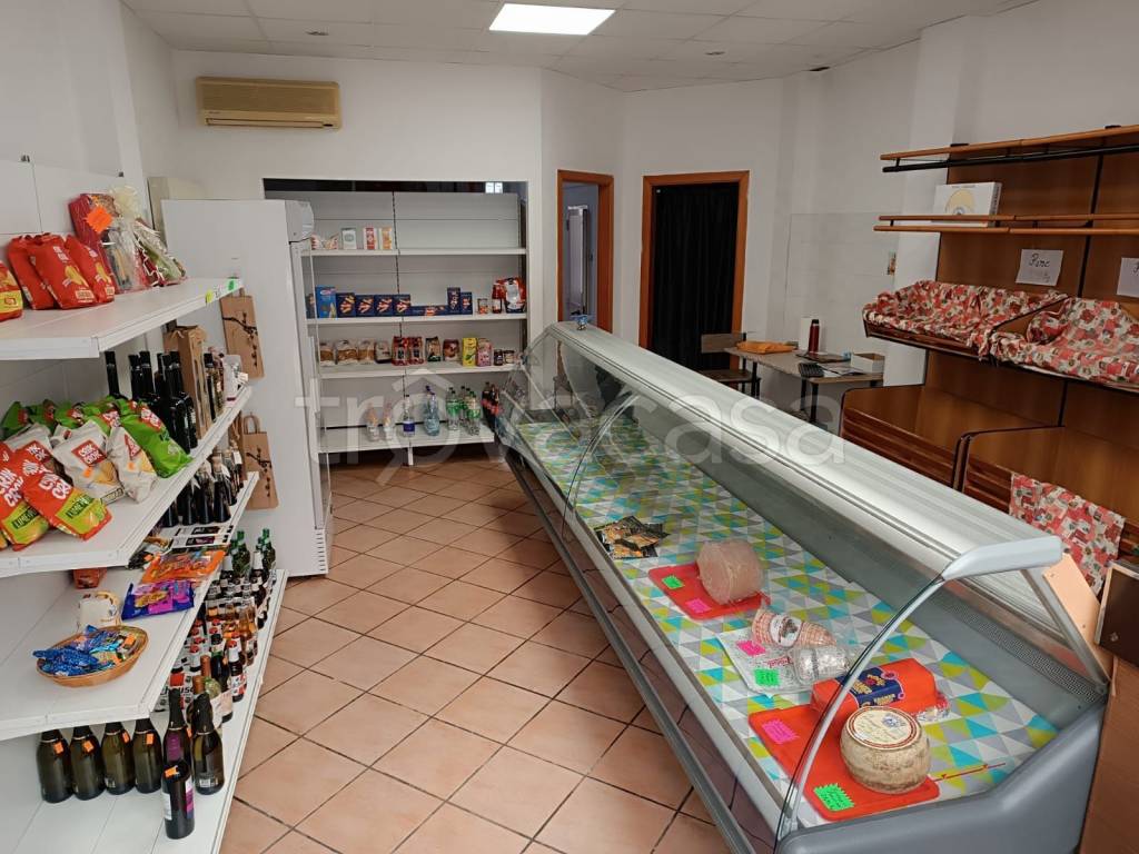 Negozio Alimentare in in vendita da privato a Sassari via Monte Grappa, 48