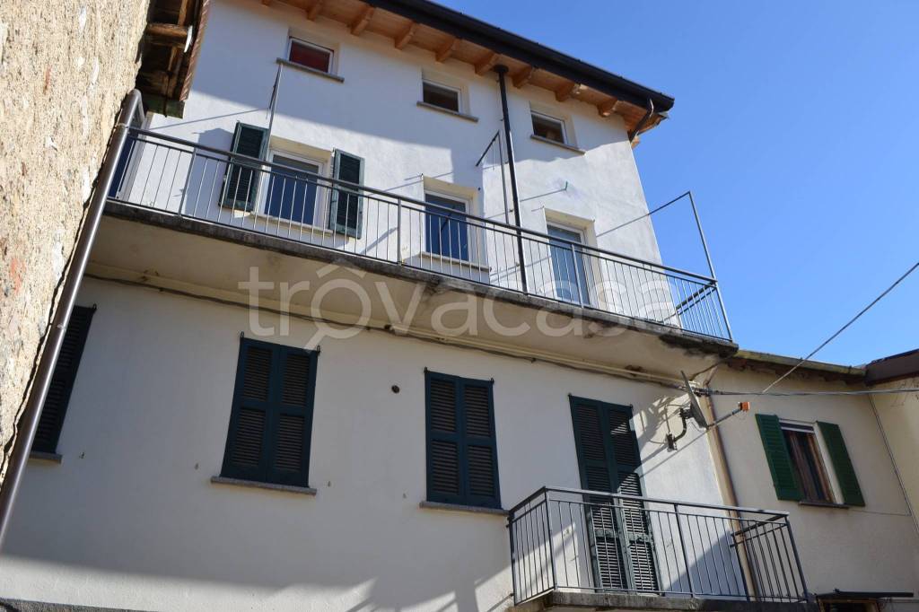Appartamento in vendita a Mandello del Lario contrada di Sonvico, 7