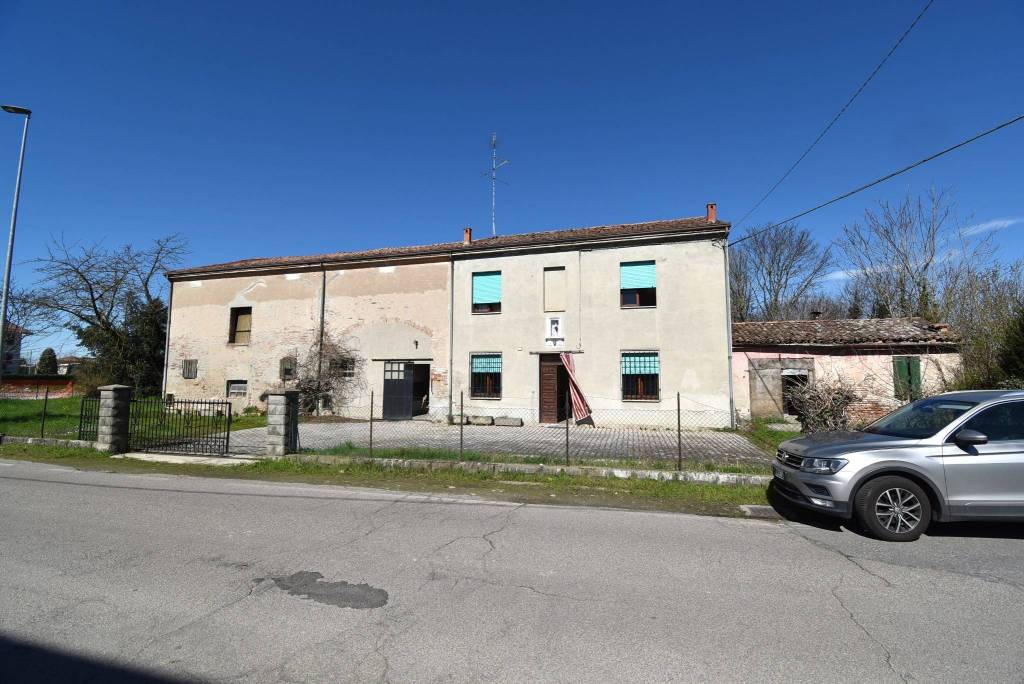 Villa in vendita a Guastalla via Cavallo, 7