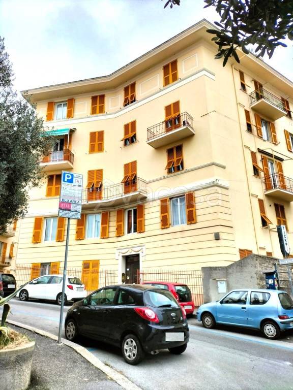 Appartamento in vendita a Genova via Benvenuto Cellini