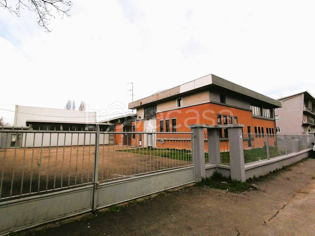 Capannone Industriale in vendita a Parma strada Egidio Pini, 59