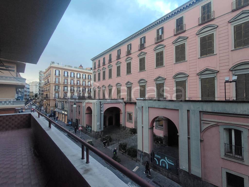Appartamento in affitto a Napoli via Giosuè Carducci, 42