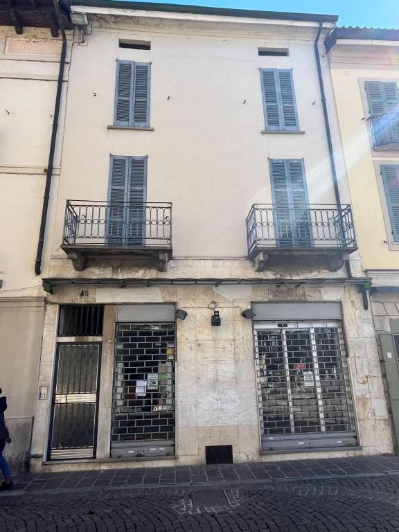 Casa Indipendente in vendita a Lodi corso Vittorio Emanuele ii, 43