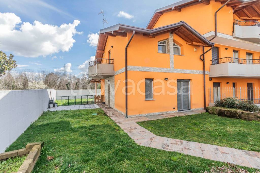 Villa a Schiera in vendita a Marnate via Donatello, 366