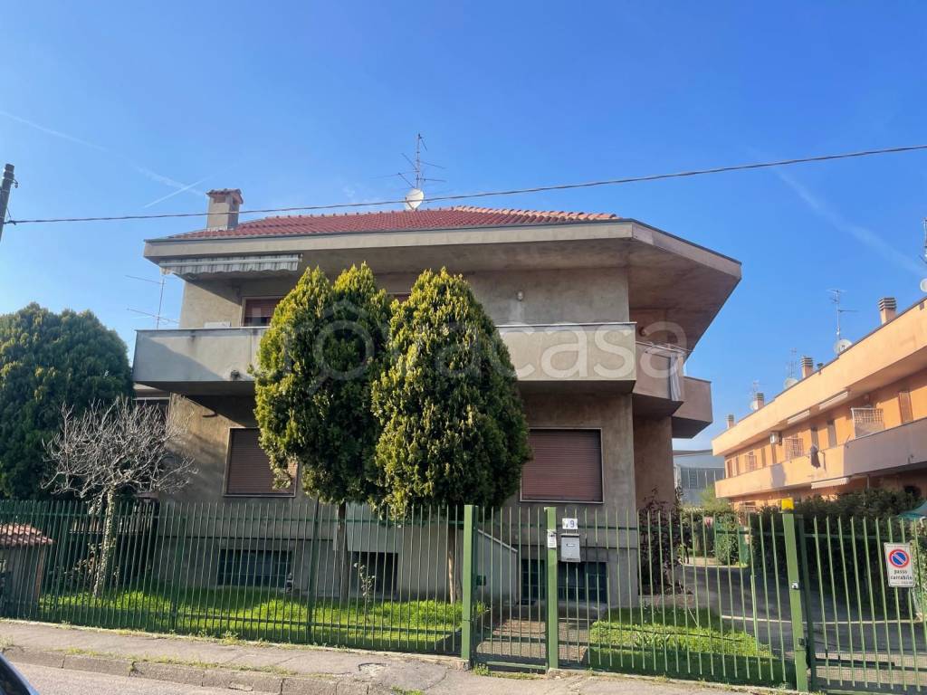 Villa Bifamiliare in vendita a Lissone via Paolo Mantegazza