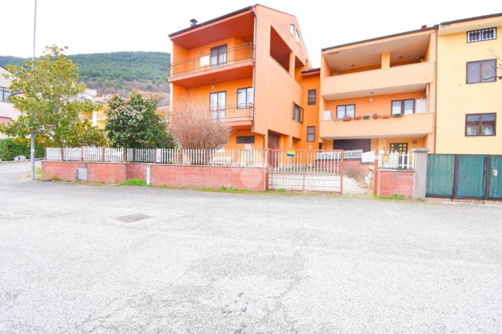 Villa a Schiera in vendita a L'Aquila via Giada, 5