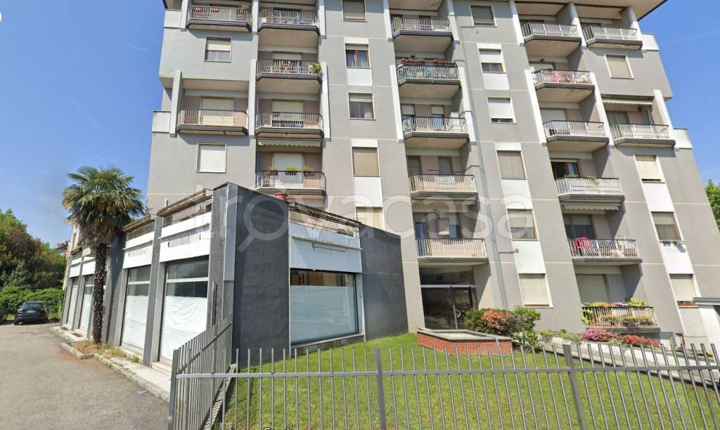 Appartamento in vendita ad Abbiategrasso via Antonio Gallini, 12