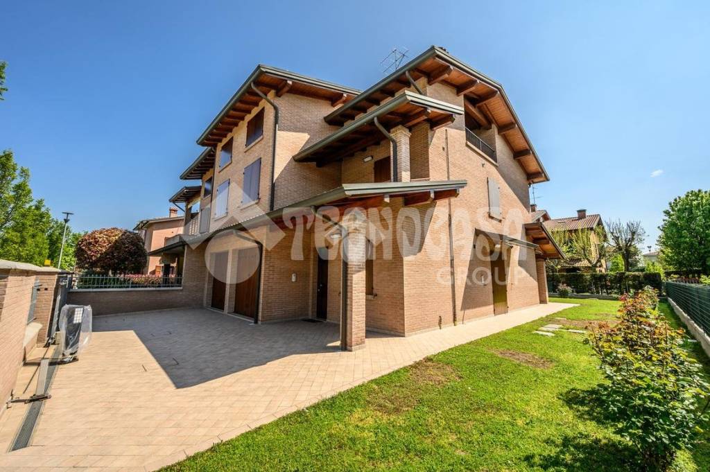 Villa Bifamiliare in vendita a Castelfranco Emilia via Vincenzo Gioberti, 16