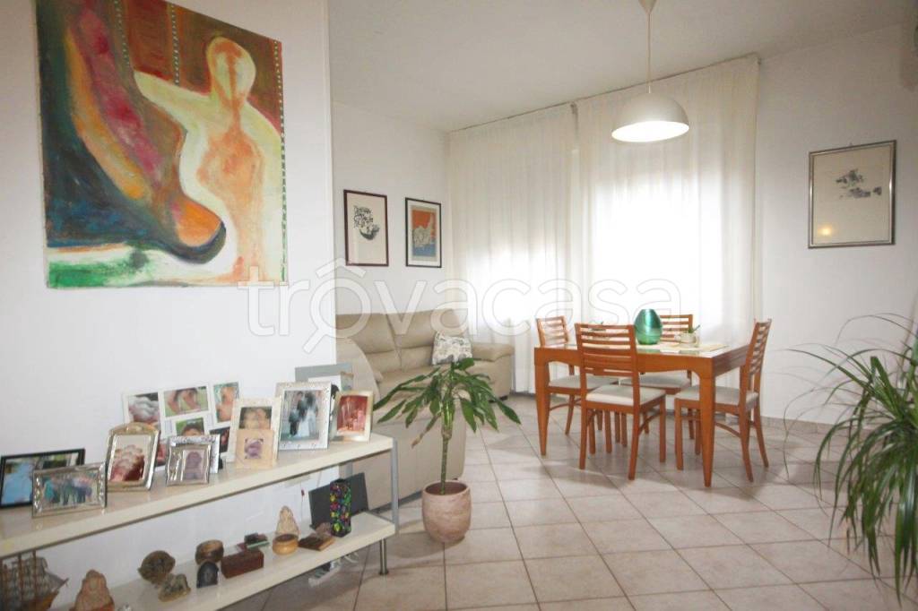 Appartamento in vendita a Civitanova Marche via Ugo Foscolo, 45