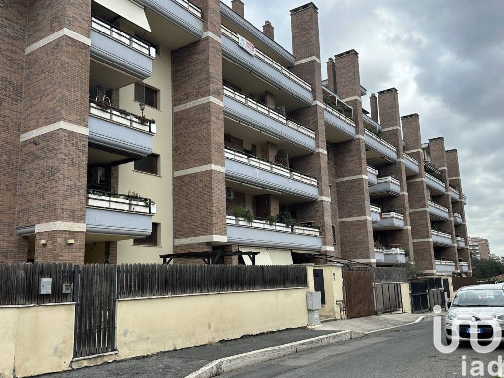 Appartamento in vendita a Pomezia via Odisseo