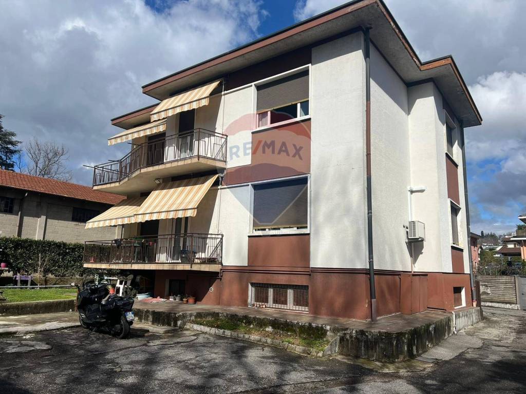 Villa Bifamiliare in vendita a Varese via Recalcati, 21