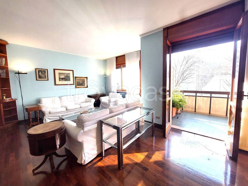 Appartamento in vendita a Milano via Leon Battista Alberti, 5