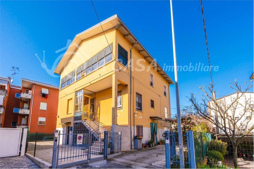 Appartamento in vendita a Parma vicolo soragna, 30