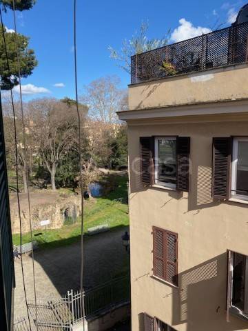 Appartamento in vendita a Roma via della Fontana