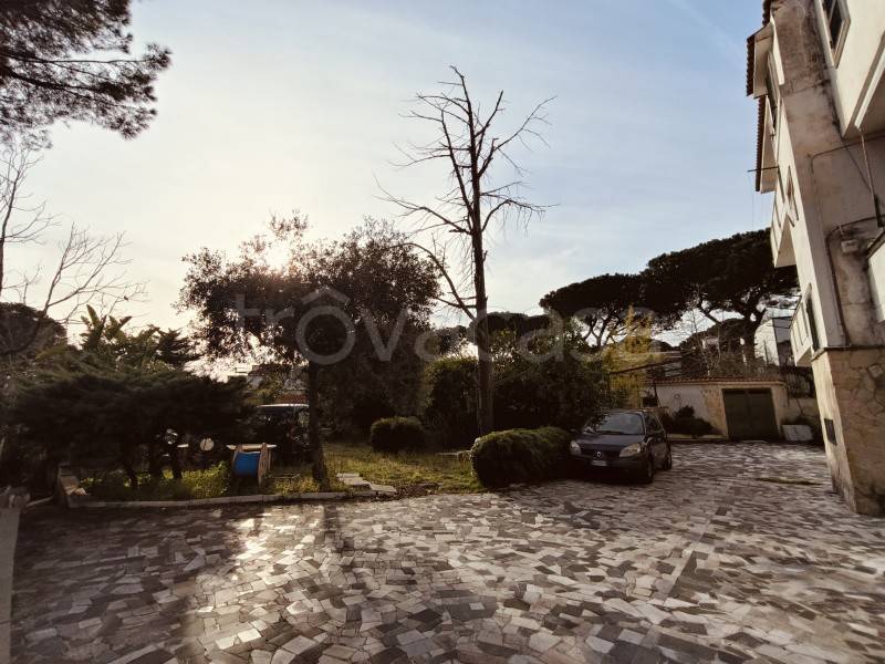 Villa in vendita a Torre del Greco via niccolã² Garzilli