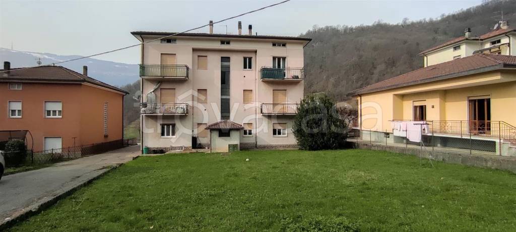 Appartamento in vendita a Corna Imagna via Piazzola
