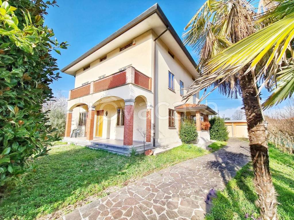 Villa Bifamiliare in vendita a Udine via San Rocco