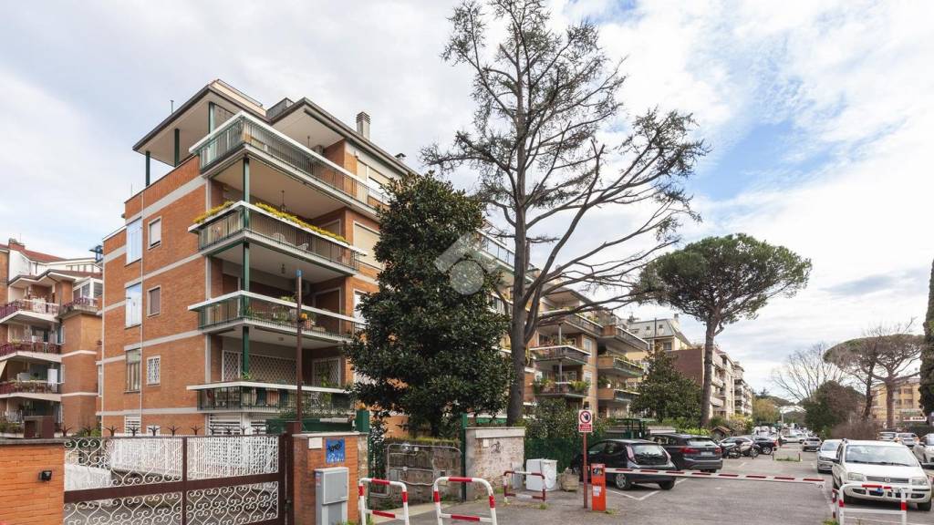 Appartamento in vendita a Roma via del casaletto, 239