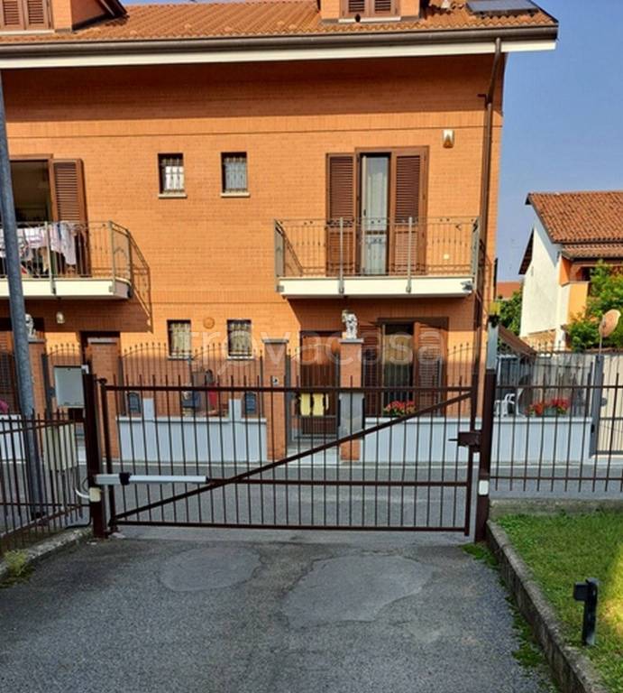 Garage in vendita a Vinovo via Altina, 8
