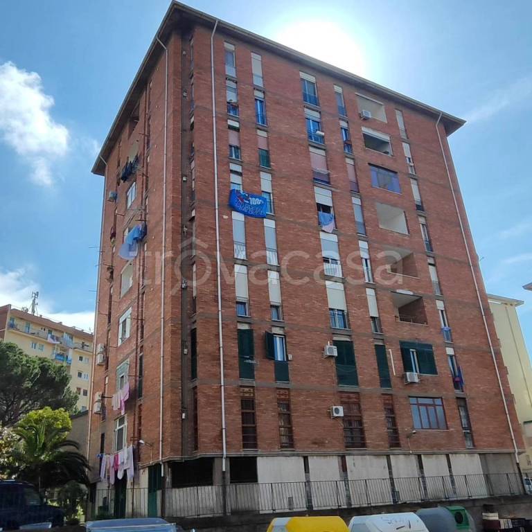 Appartamento in vendita a Napoli via Tullo Ostilio