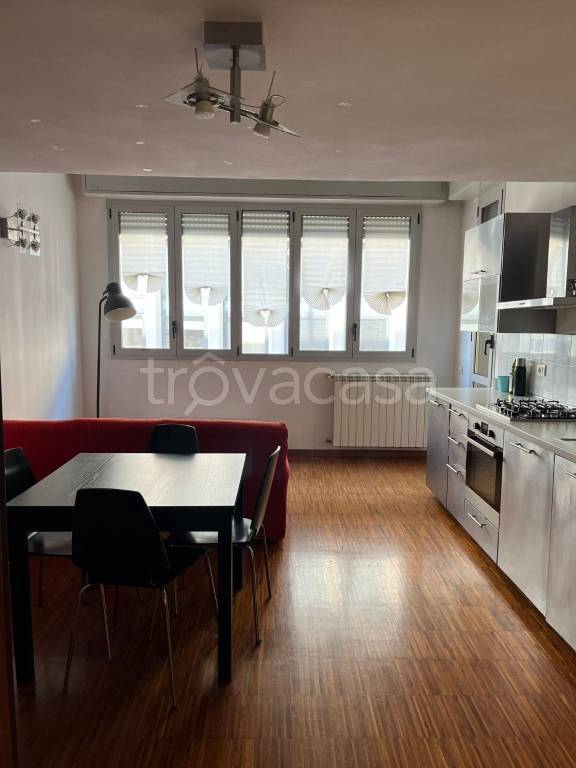 Appartamento in affitto a Milano via Giovanni Cadolini, 34