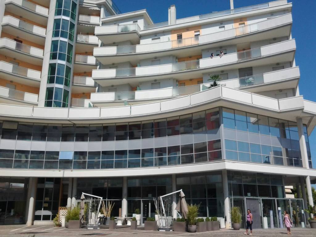 Appartamento in vendita a Pescara via Giovanni Falcone e Paolo Borsellino, 12