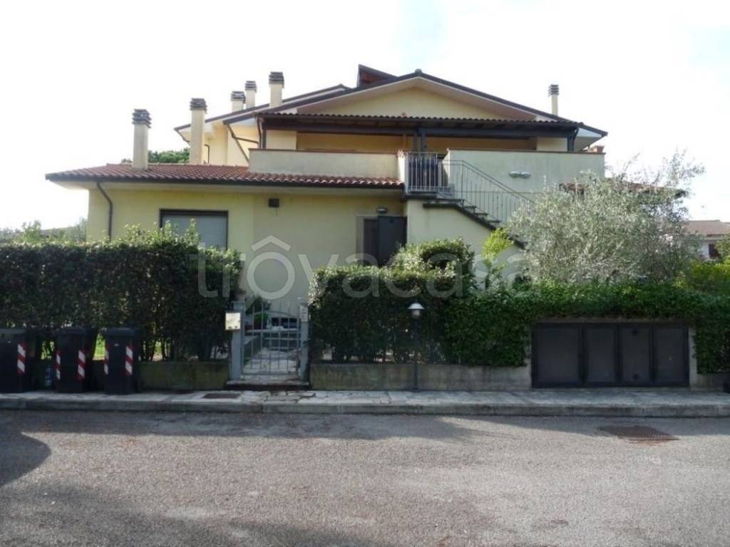 Appartamento in vendita a Castiglione del Lago via Giosuè Carducci, 109
