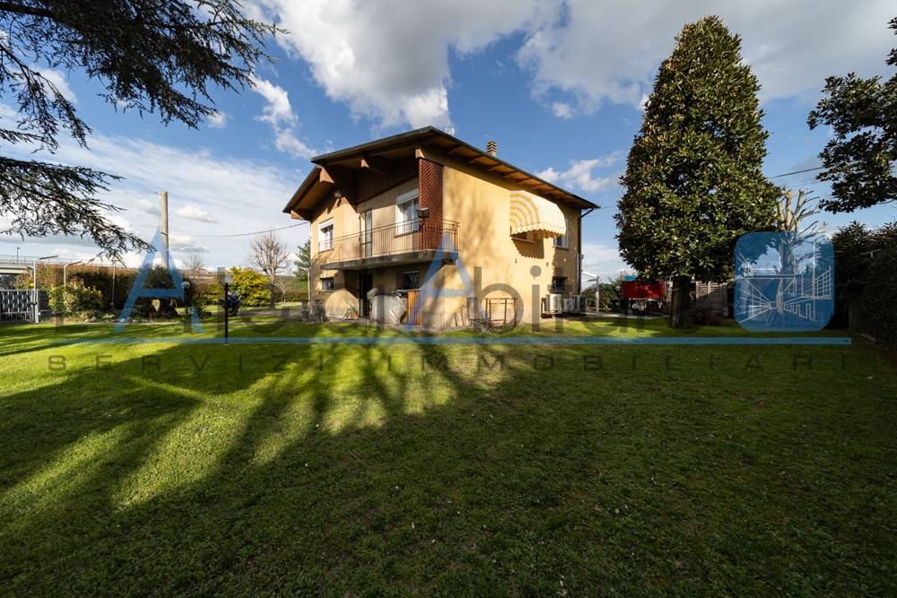 Villa in vendita a Granarolo dell'Emilia via San Donato, 148