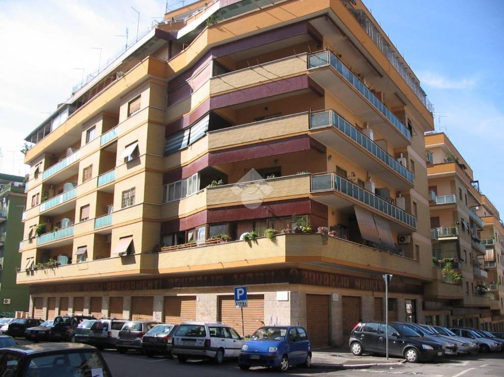 Appartamento in vendita a Roma via dei gerani, 10