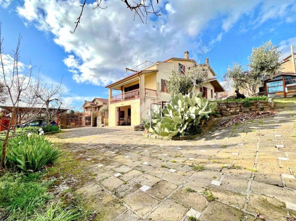 Villa in vendita a Canale Monterano via Solfatara, 1