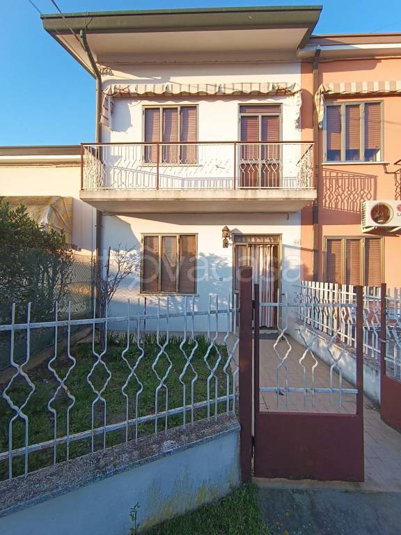 Casa Indipendente in vendita a Porto Viro corso Risorgimento, 37