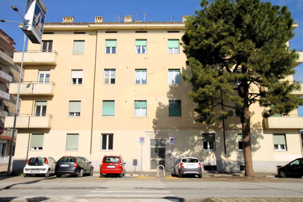 Appartamento in vendita a Fermo viale Trento 118