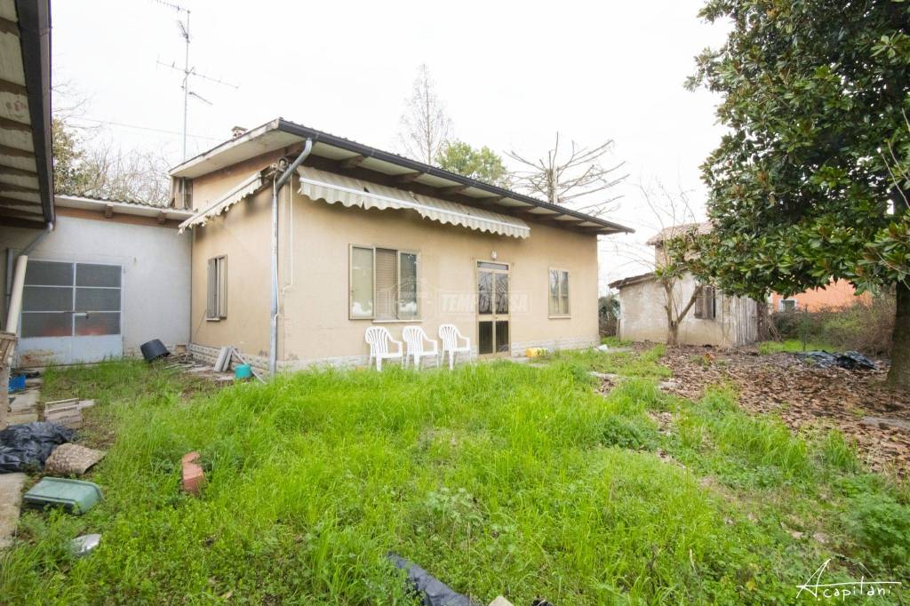 Casa Indipendente in vendita a Ravarino via Piave 197