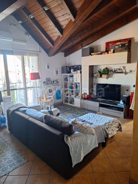 Appartamento in in vendita da privato a Gallarate via Cesare Correnti, 27