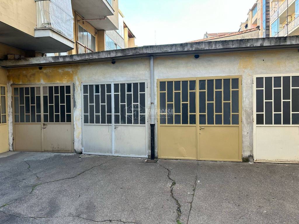 Garage in vendita a Torino via Salbertrand 83/9