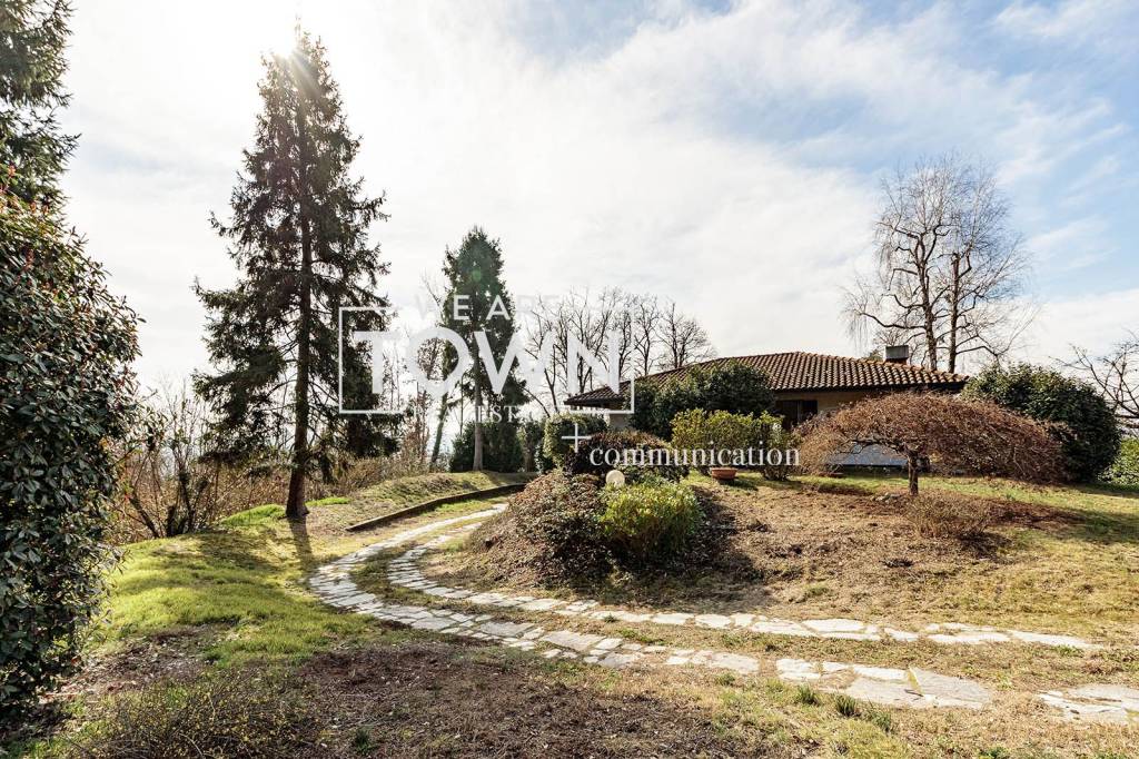 Villa in vendita a Sesto Calende via Lodovico Frapolli, 1