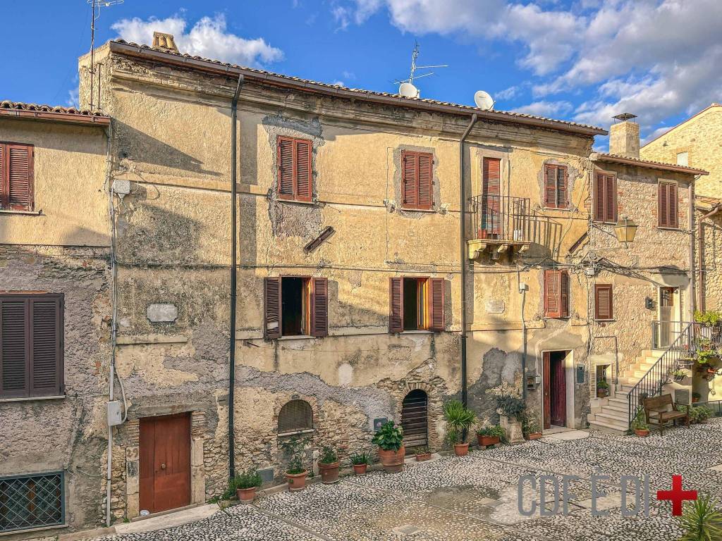 Appartamento in vendita a Frasso Sabino piazza Sforza Cesarino