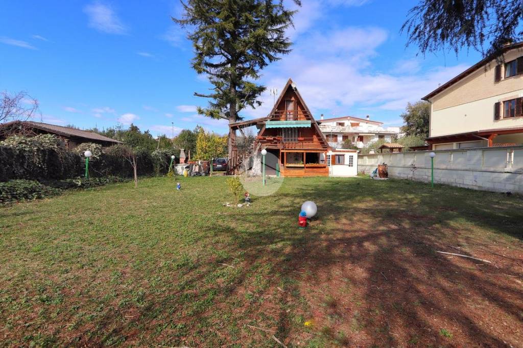 Villa in vendita a Collecorvino viale Italia, 51